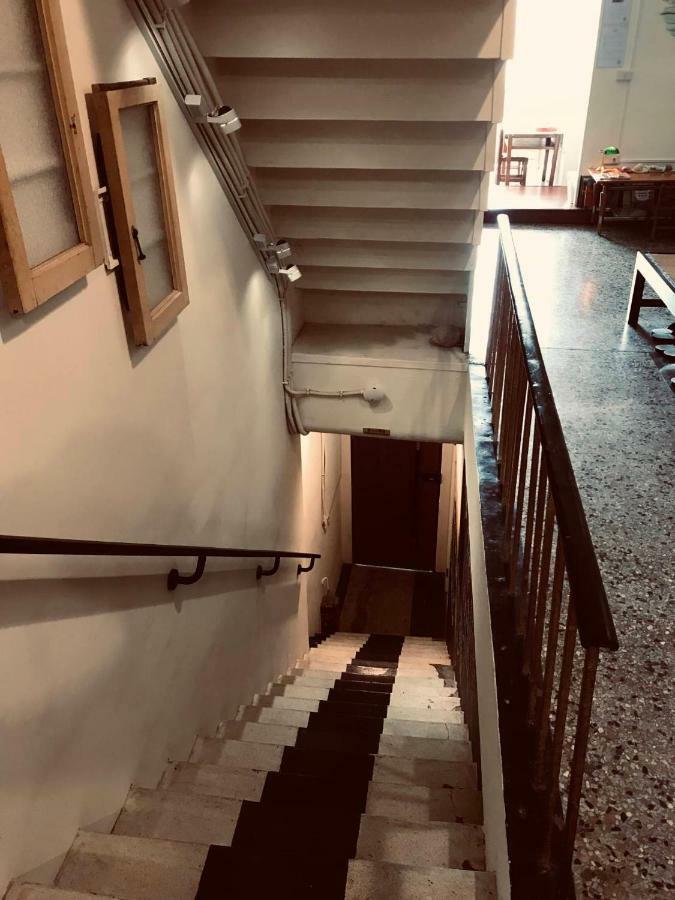Temple Side Hostel Тайнань Экстерьер фото